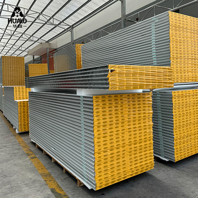 Pannelli termicamente isolati Huaao: rivestimento antibatterico progettato per prestazioni critiche di impianti biotecnologici e semiconduttori.